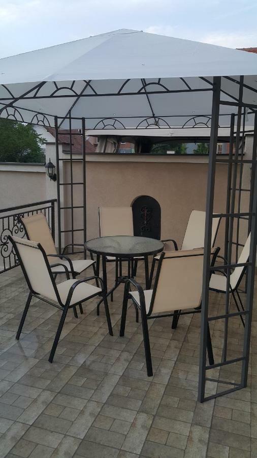 Apartments Exclusive Belgrado Esterno foto